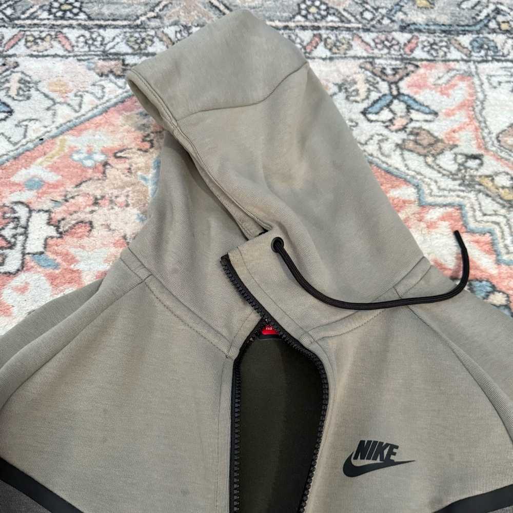 nike tech - Picture 4 of 11